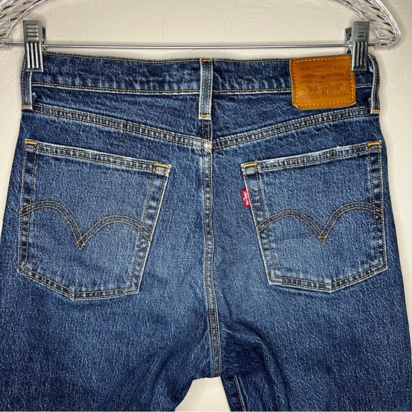 Levi’s Premium Wedgie Straight Button Fly High Rise Raw Hem‎ Crop Denim Jeans - Picture 10 of 12